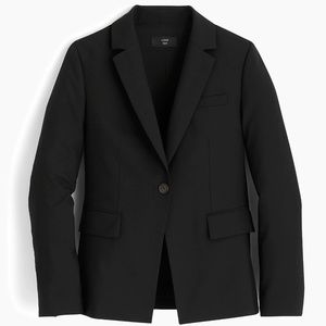 Single-button black blazer in everyday wool